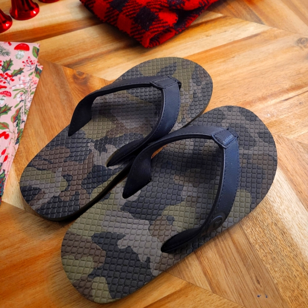 Cobian Kid Size 2/3 Flip Flops Never Worn